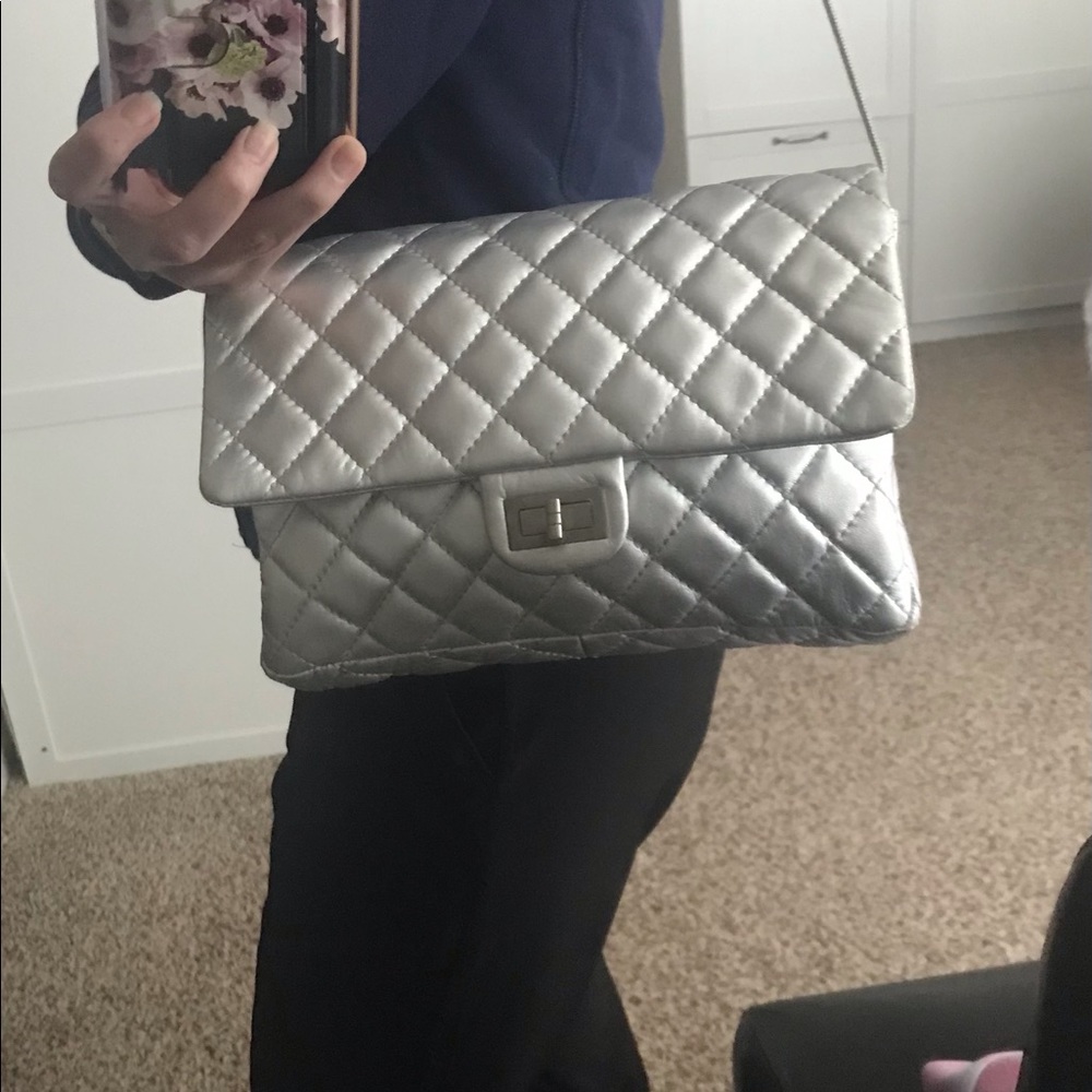 Beautiful jumbo silver Chanel 🥰 - Picture 12 of 13